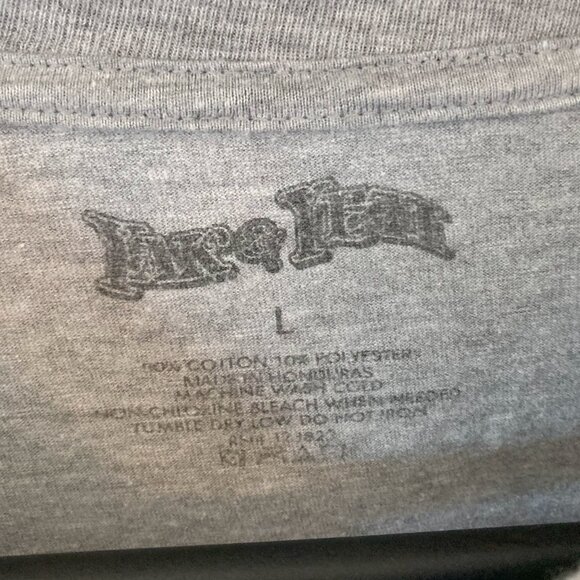 Yak & Yeti Restaurant Orlando Disney World Tiger Tee Shirt Large Gray Merch L - Picture 3 of 5